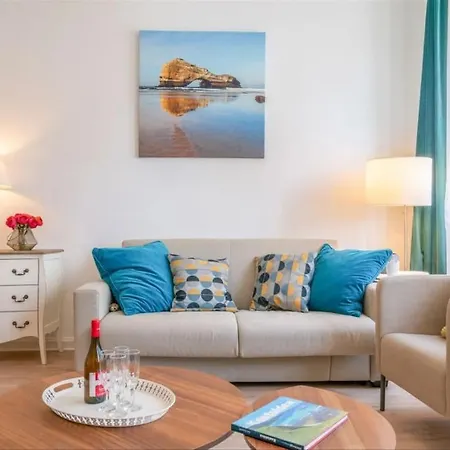 - Grande - Luxueux Pied A Terre דירה