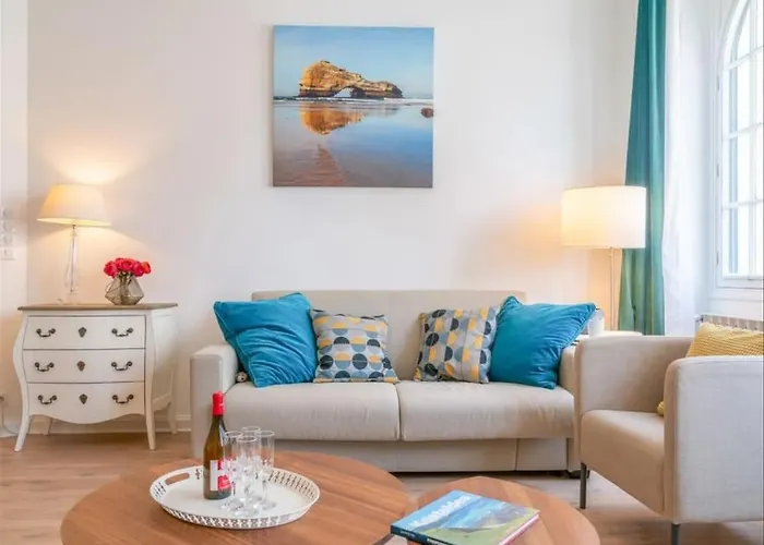 - Grande - Luxueux Pied A Terre דירה